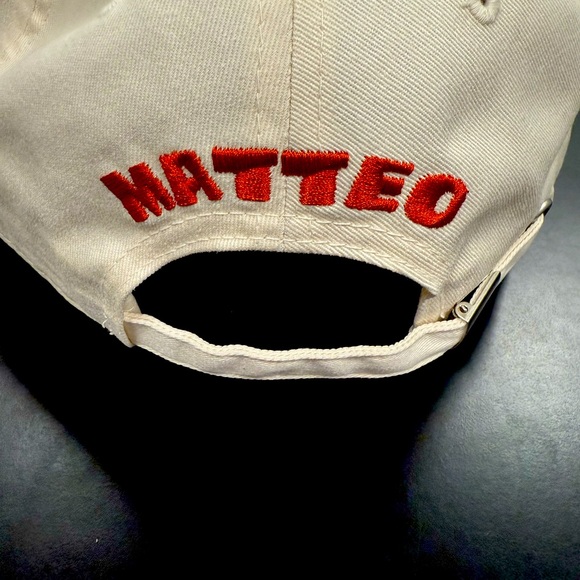 MATTEO Beige Cap with Red Embroidery - Picture 3 of 9